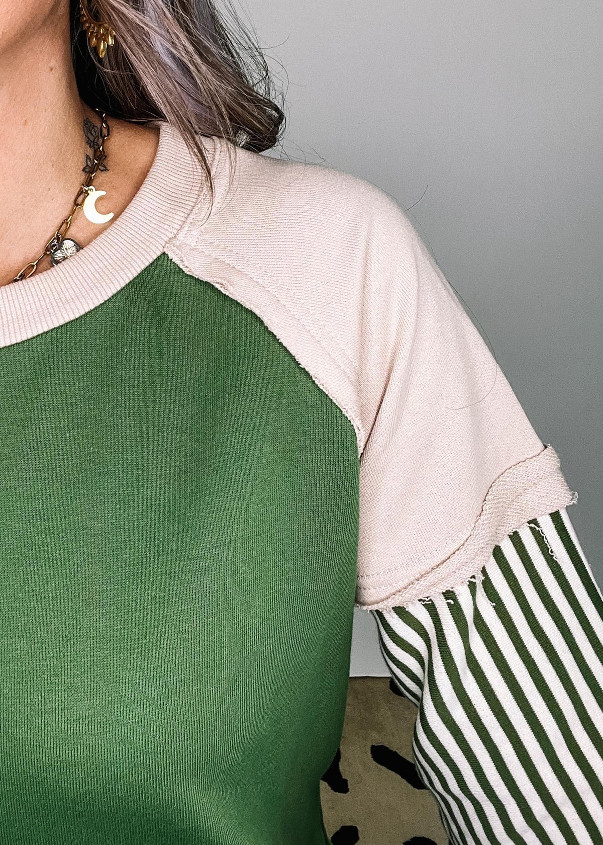 Green Crew Neck Color Block Sleeve Top