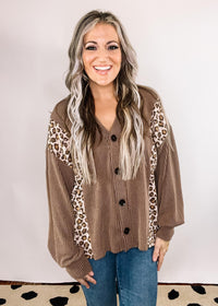 Chesnut Ribbed Animal Print Contrast Button Down