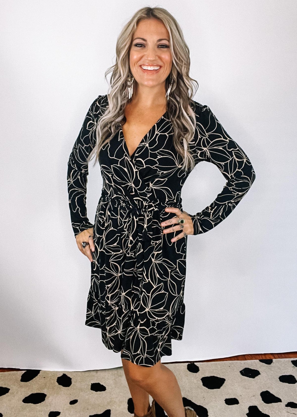 black and cream wrap dress Sade Women's Polk Dot Wrap Dress Black/Cream 3/4 Sleeve Size 4 Knee Length