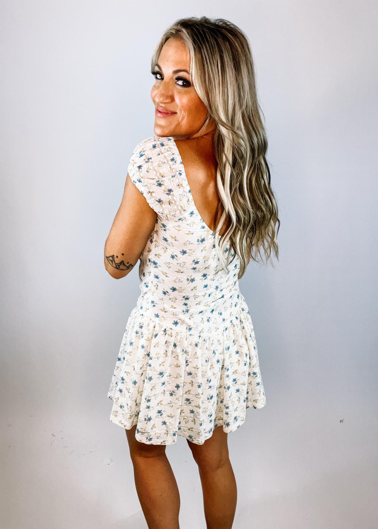 Ditsy fashion floral mini dress