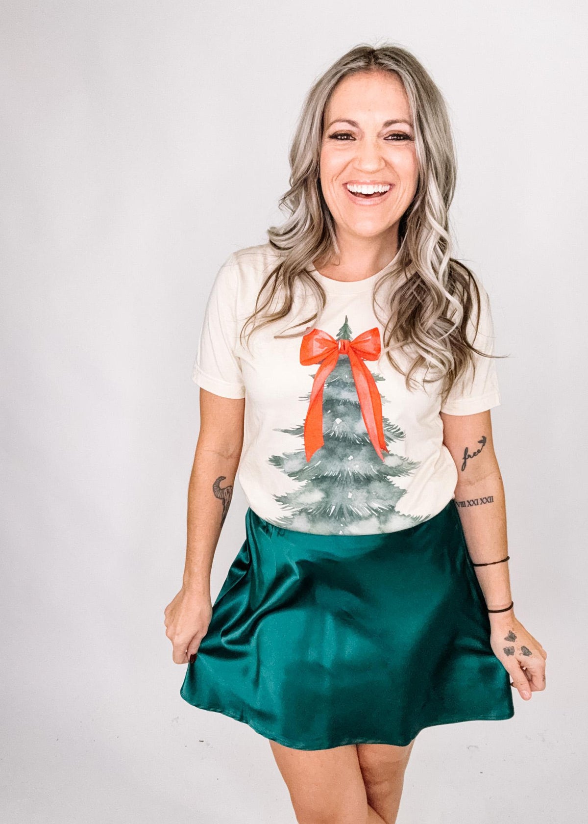 Christmas Red Bow Holiday Tree T-shirt